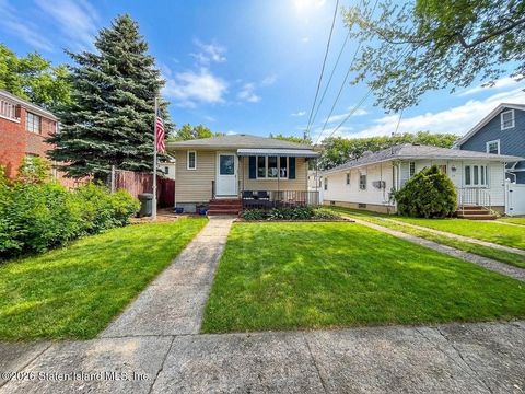 Photo of 339 Rose Avenue, Staten Island, NY 10306 (MLS # 2601159)