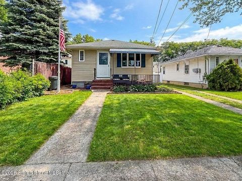 Photo of 339 Rose Avenue, Staten Island, NY 10306 (MLS # 2601159)