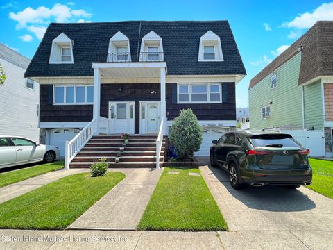Photo of 203 Merry Mount Street, Staten Island, NY 10314 (MLS # 1162260)