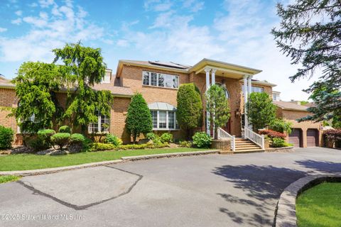 Photo of 41 Bennett Place, Staten Island, NY 10312 (MLS # 2500648)