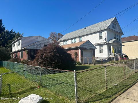 Photo of 84 Catherine Street, Staten Island, NY 10302 (MLS # 1165032)
