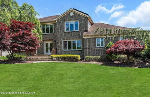 Photo of 34 Mohawk Lane, Manalapan, NJ 07726 (MLS # 2404018)