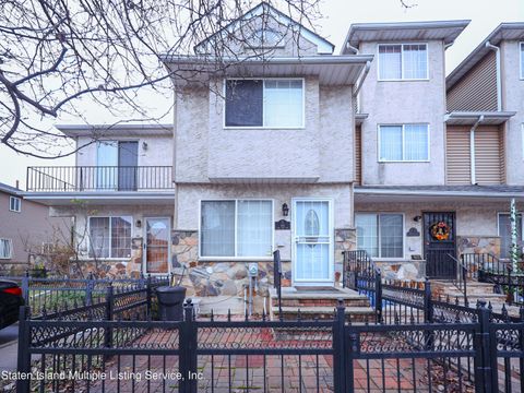 Photo of 64 Long Pond Lane, Staten Island, NY 10304 (MLS # 1165492)