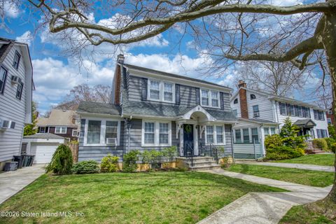 Photo of 35 Rokeby Place, Staten Island, NY 10310 (MLS # 2601730)