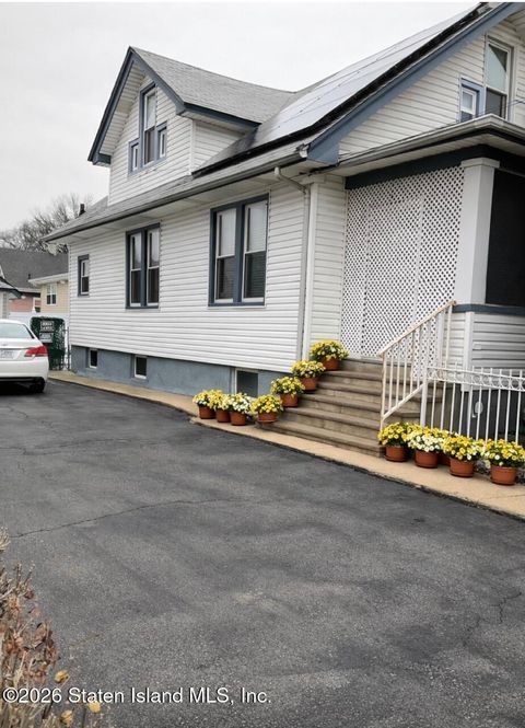 Photo of 295 Watchogue Road, Staten Island, NY 10314 (MLS # 2601275)