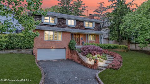 Photo of 533 Ocean Terrace Ter, Staten Island, NY 10301 (MLS # 2601100)