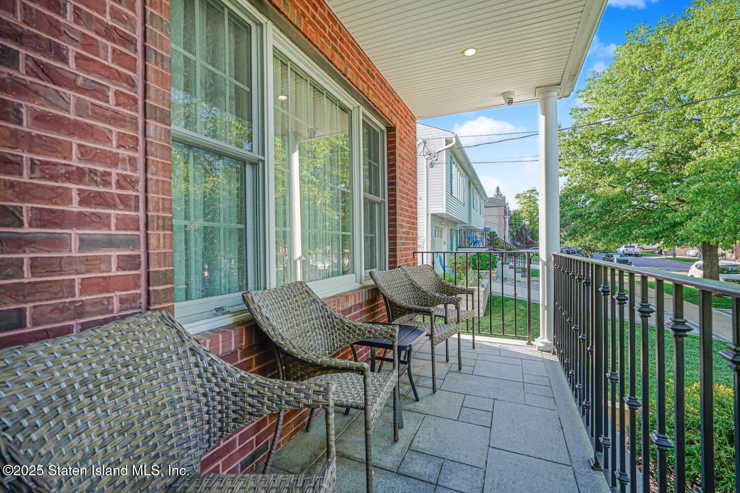 376 Manhattan Street, Staten Island, New York image 6
