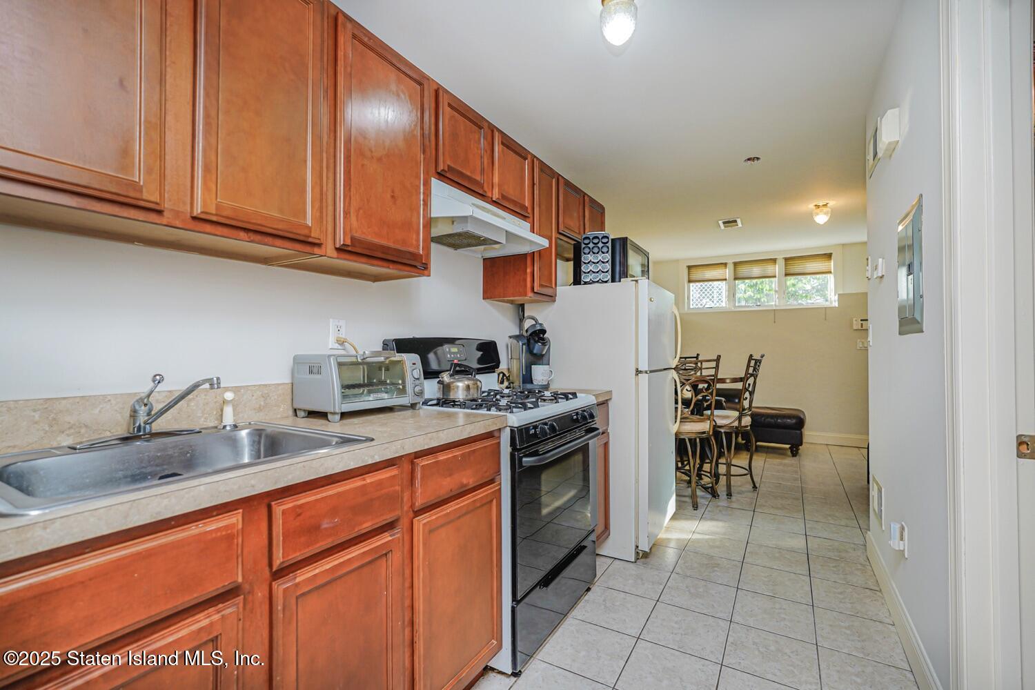 376 Manhattan Street, Staten Island, New York image 44