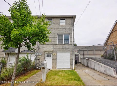 Photo of 140 Trantor Place, Staten Island, NY 10302 (MLS # 1162368)