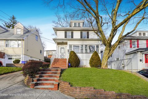Photo of 31 Norden Street, Staten Island, NY 10304 (MLS # 2401272)