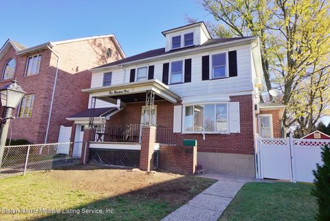 Photo of 109 Sprague Avenue, Staten Island, NY 10307 (MLS # 1159491)