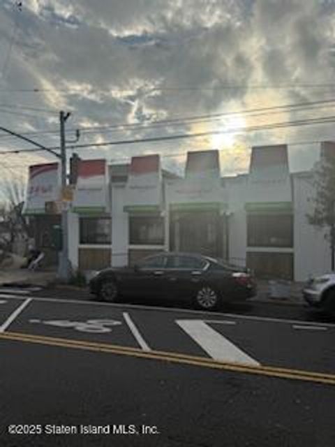 Photo of 124 Ocean Avenue, Staten Island, NY 10305 (MLS # 2506919)