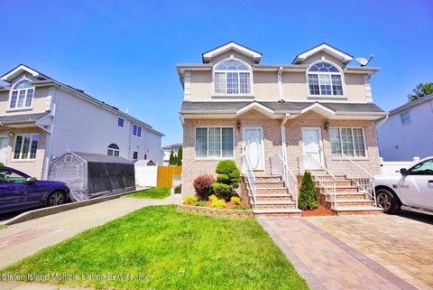 Photo of 12 Belfield Avenue, Staten Island, NY 10312 (MLS # 1162134)