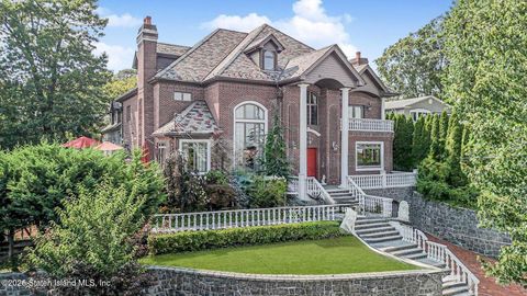 Photo of 34 Claire Court, Staten Island, NY 10301 (MLS # 2504482)