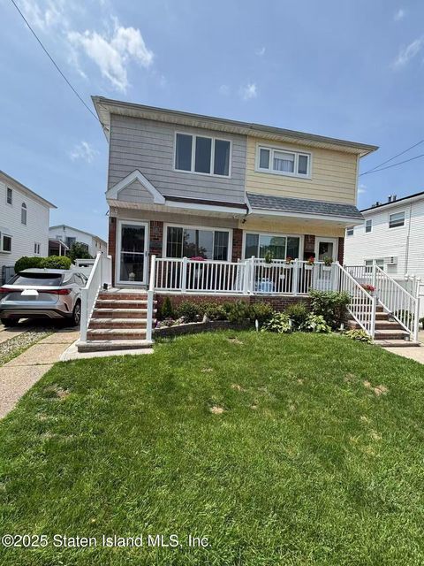 Photo of 23 Greencroft Avenue, Staten Island, NY 10308 (MLS # 2503700)
