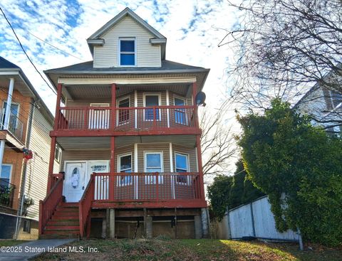 Photo of 818 Post Avenue, Staten Island, NY 10310 (MLS # 2507221)