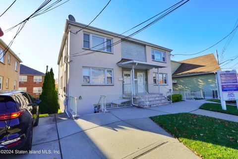 Multi Family in Staten Island NY 1368 -1372 Clove Road.jpg