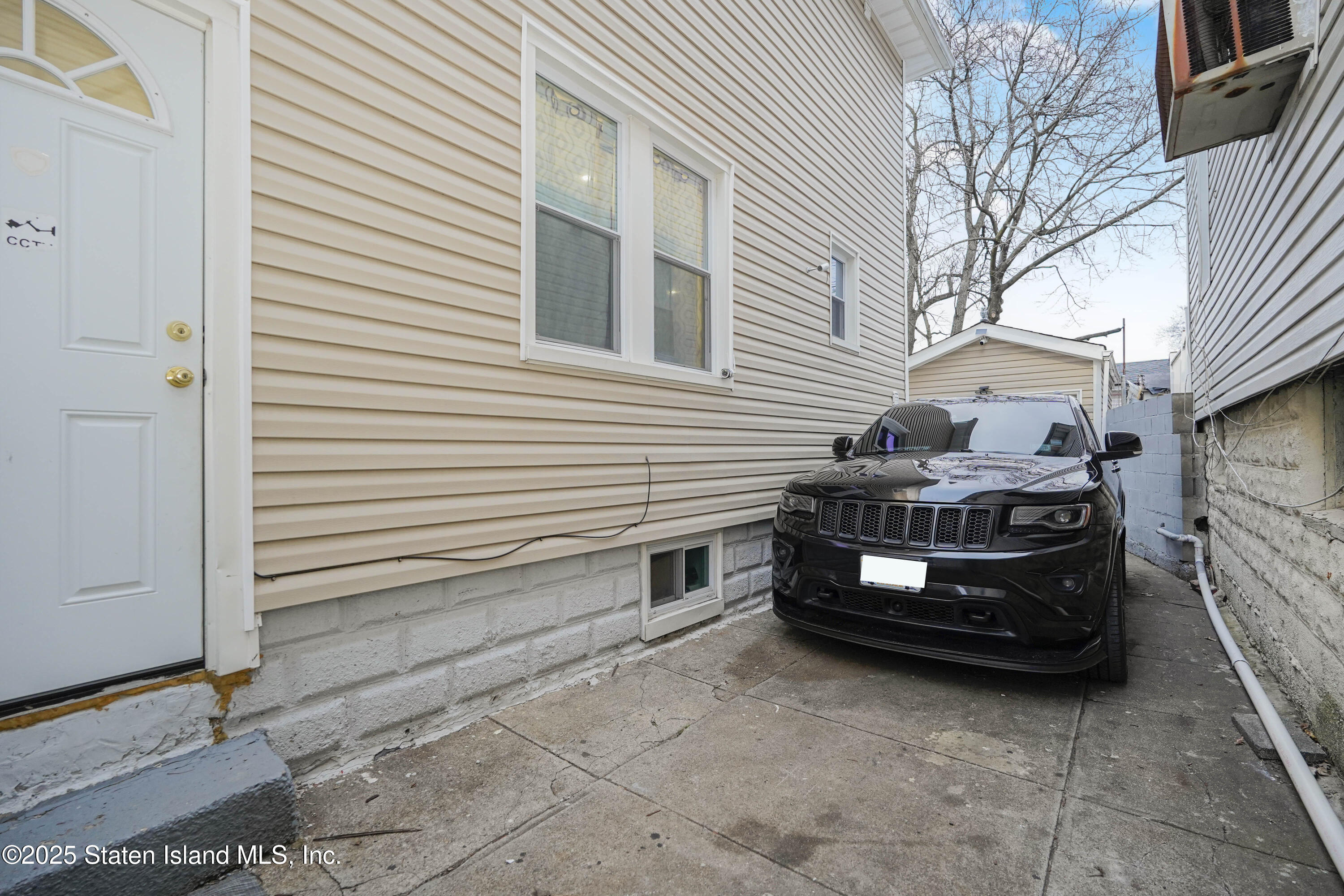 43 Lockman Avenue, Staten Island, New York image 3