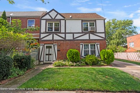 Photo of 41 Domain Street, Staten Island, NY 10314 (MLS # 1164114)