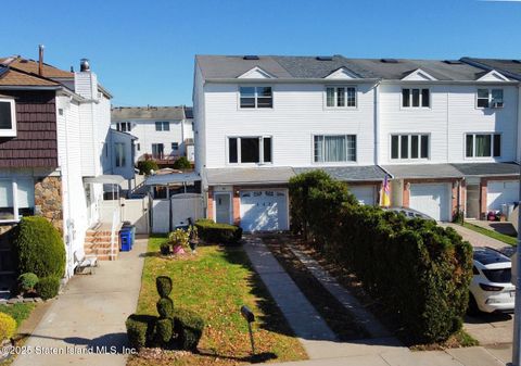 Photo of 507 Buel Avenue, Staten Island, NY 10305 (MLS # 2507034)