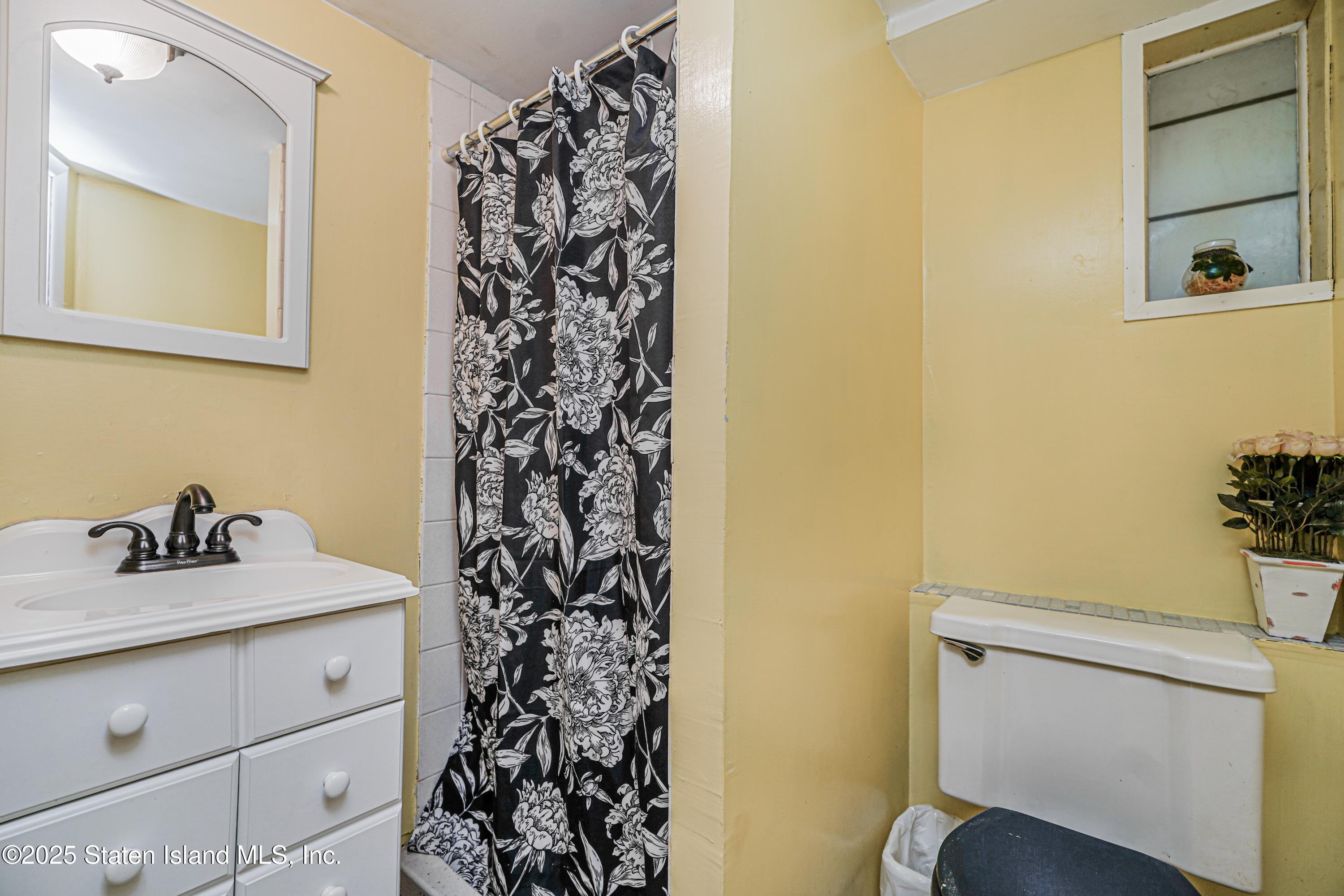 251 St. John Avenue, Staten Island, New York image 40