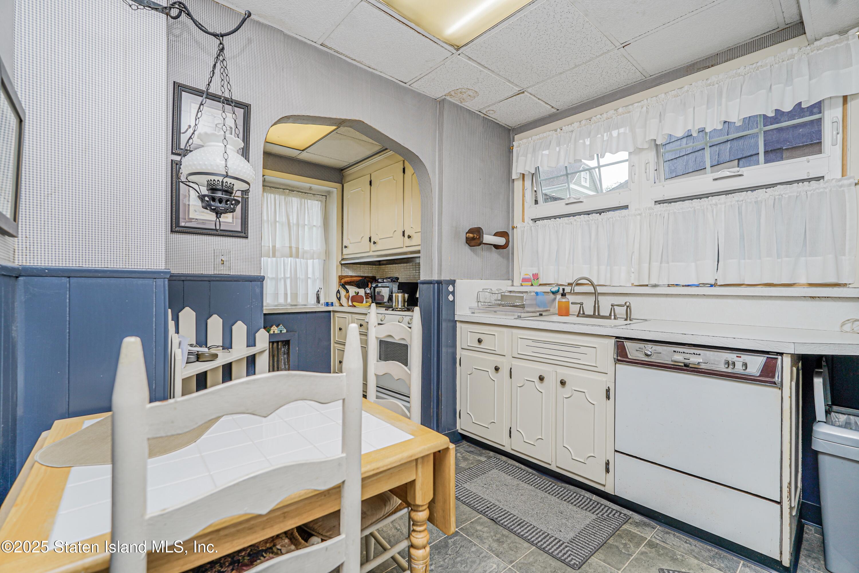 251 St. John Avenue, Staten Island, New York image 14