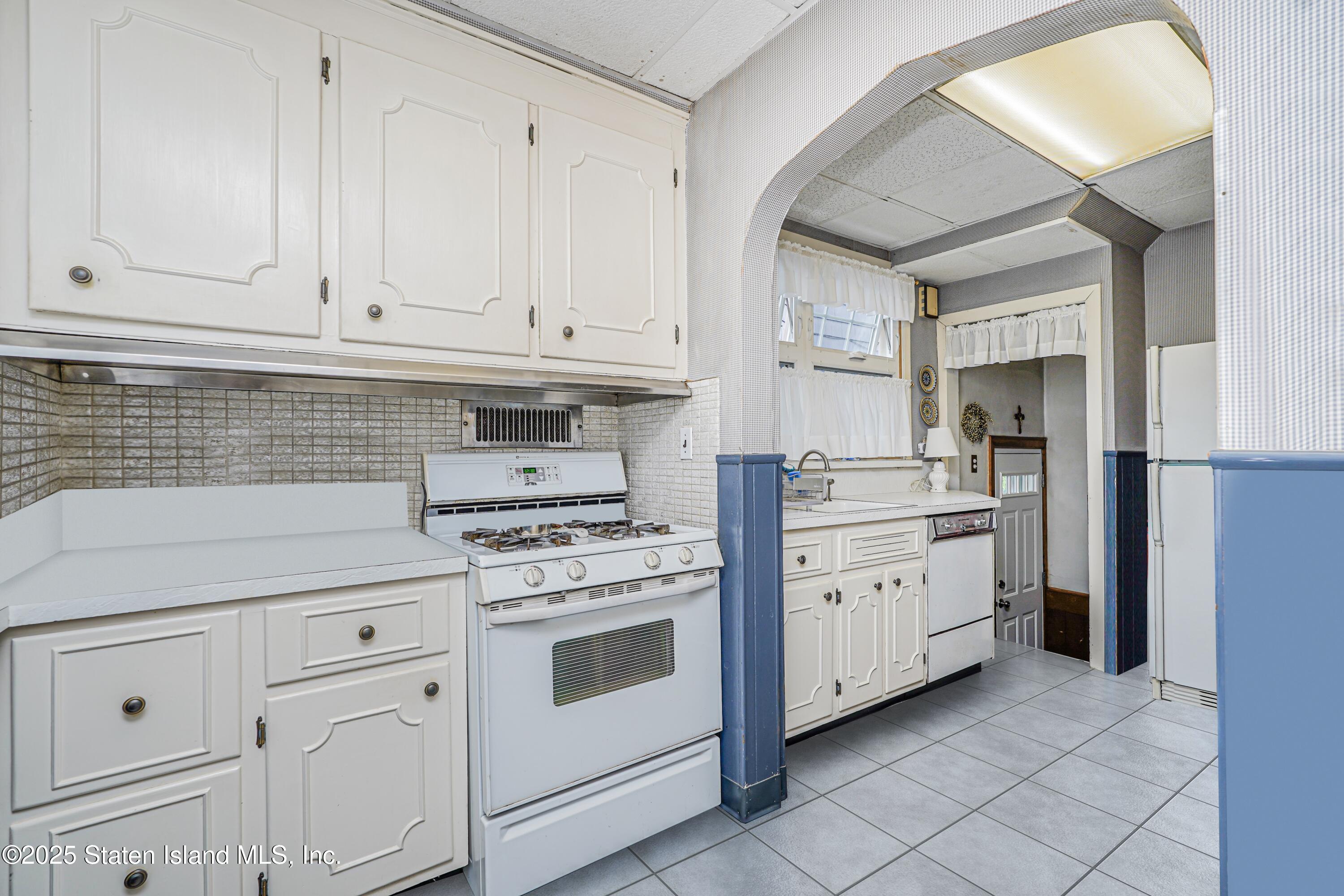 251 St. John Avenue, Staten Island, New York image 17