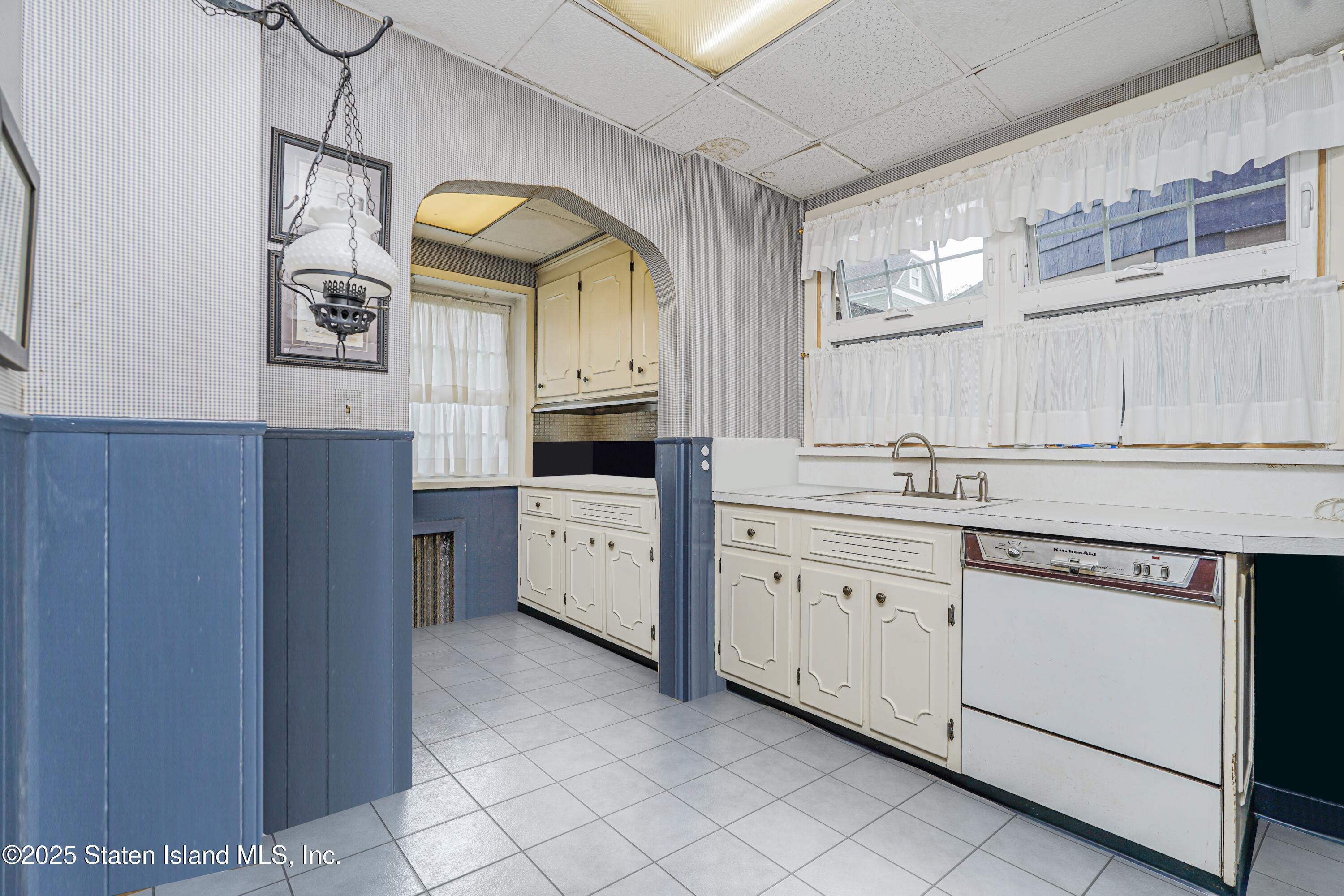 251 St. John Avenue, Staten Island, New York image 15
