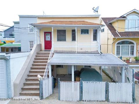 Photo of 273 Clifton Avenue, Staten Island, NY 10305 (MLS # 2505929)