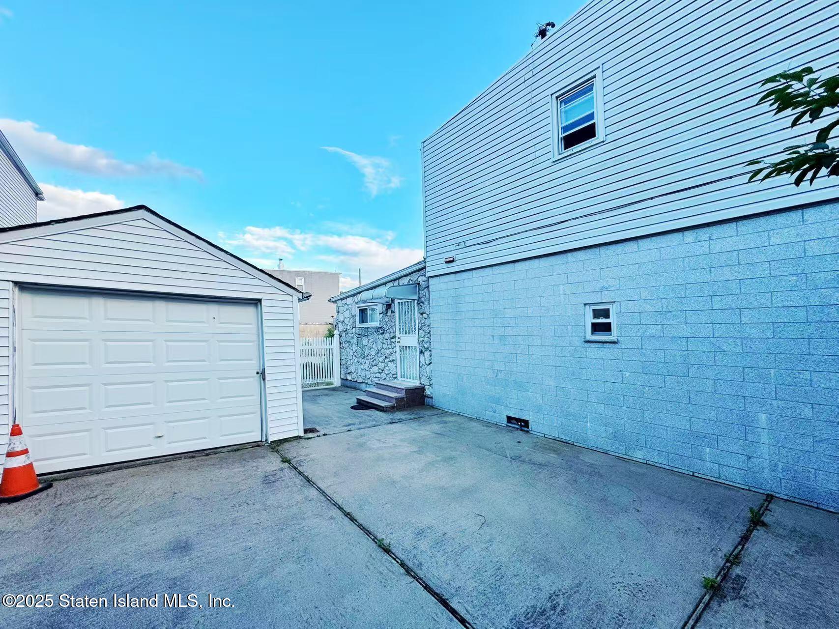 80 Bell Street, Staten Island, New York image 17