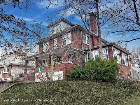 Photo of 471 Davis Avenue, Staten Island, NY 10310 (MLS # 1160396)