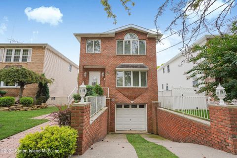 Photo of 50 Rochelle Place, Staten Island, NY 10312 (MLS # 2405194)