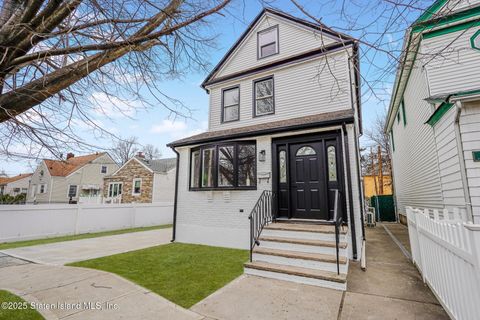 Photo of 863 Delafield Avenue, Staten Island, NY 10310 (MLS # 2501267)