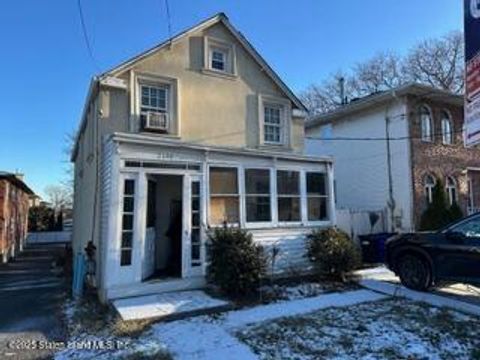 Photo of 2136 Richmond Road Rd, Staten Island, NY 10306 (MLS # 2500339)