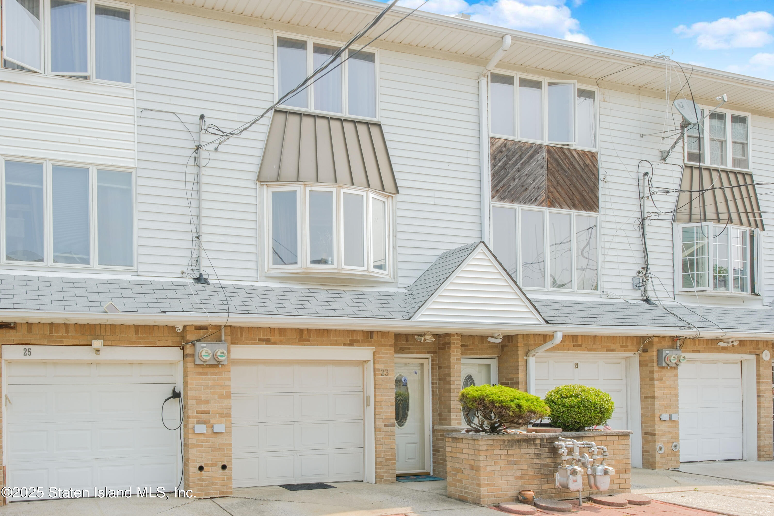 23 Peggy Lane, Staten Island, New York image 2