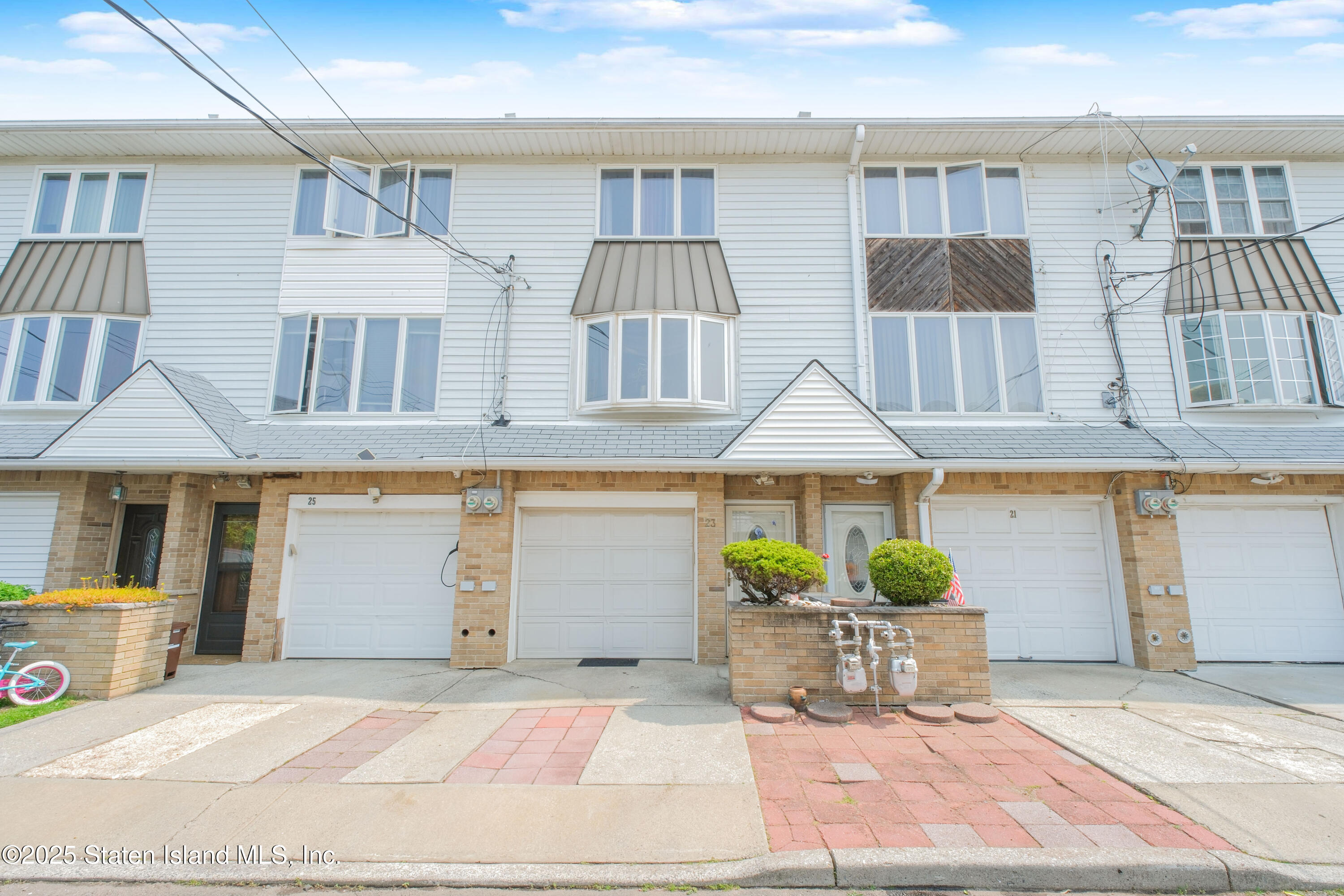 23 Peggy Lane, Staten Island, New York image 4