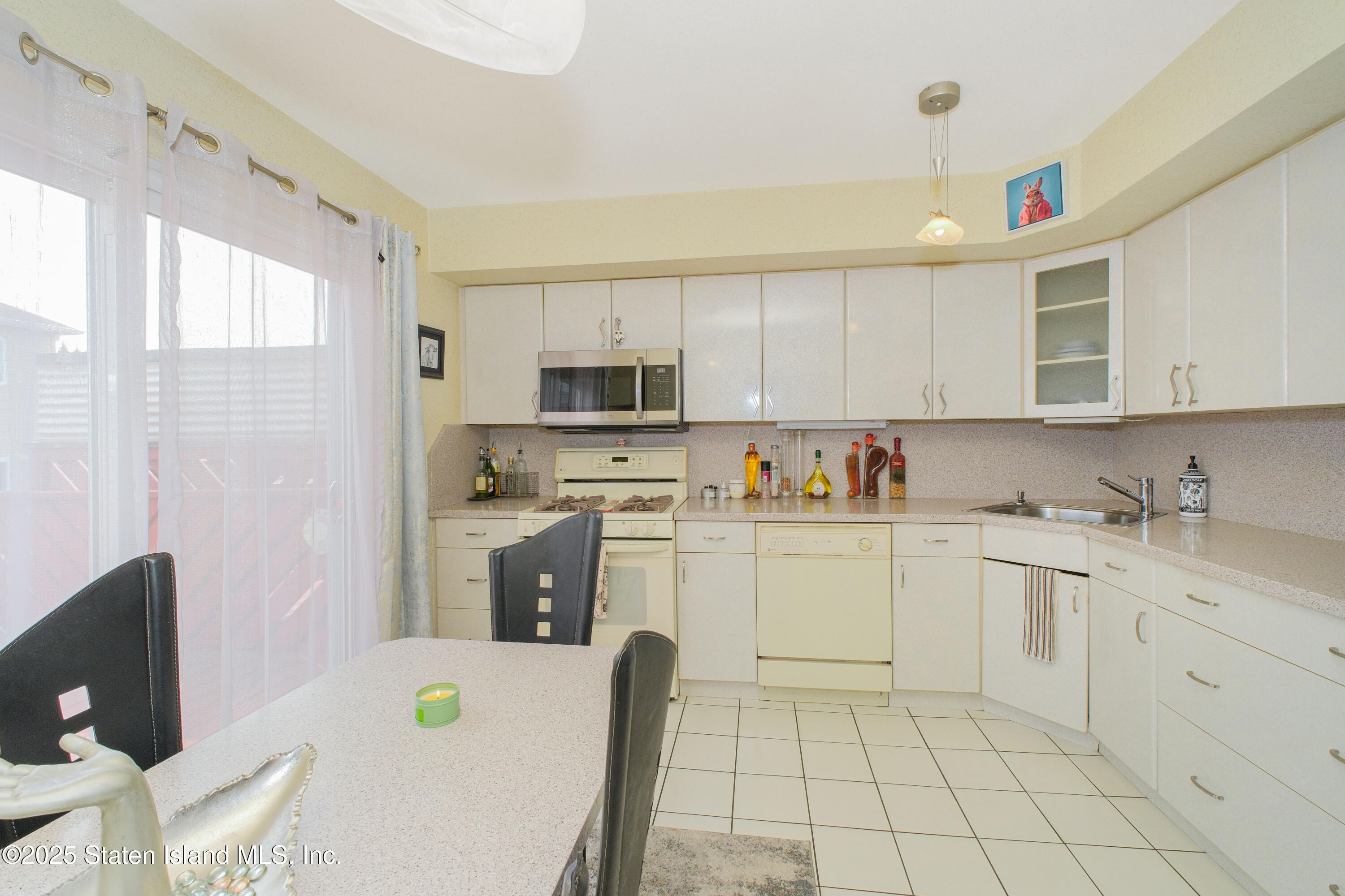23 Peggy Lane, Staten Island, New York image 13