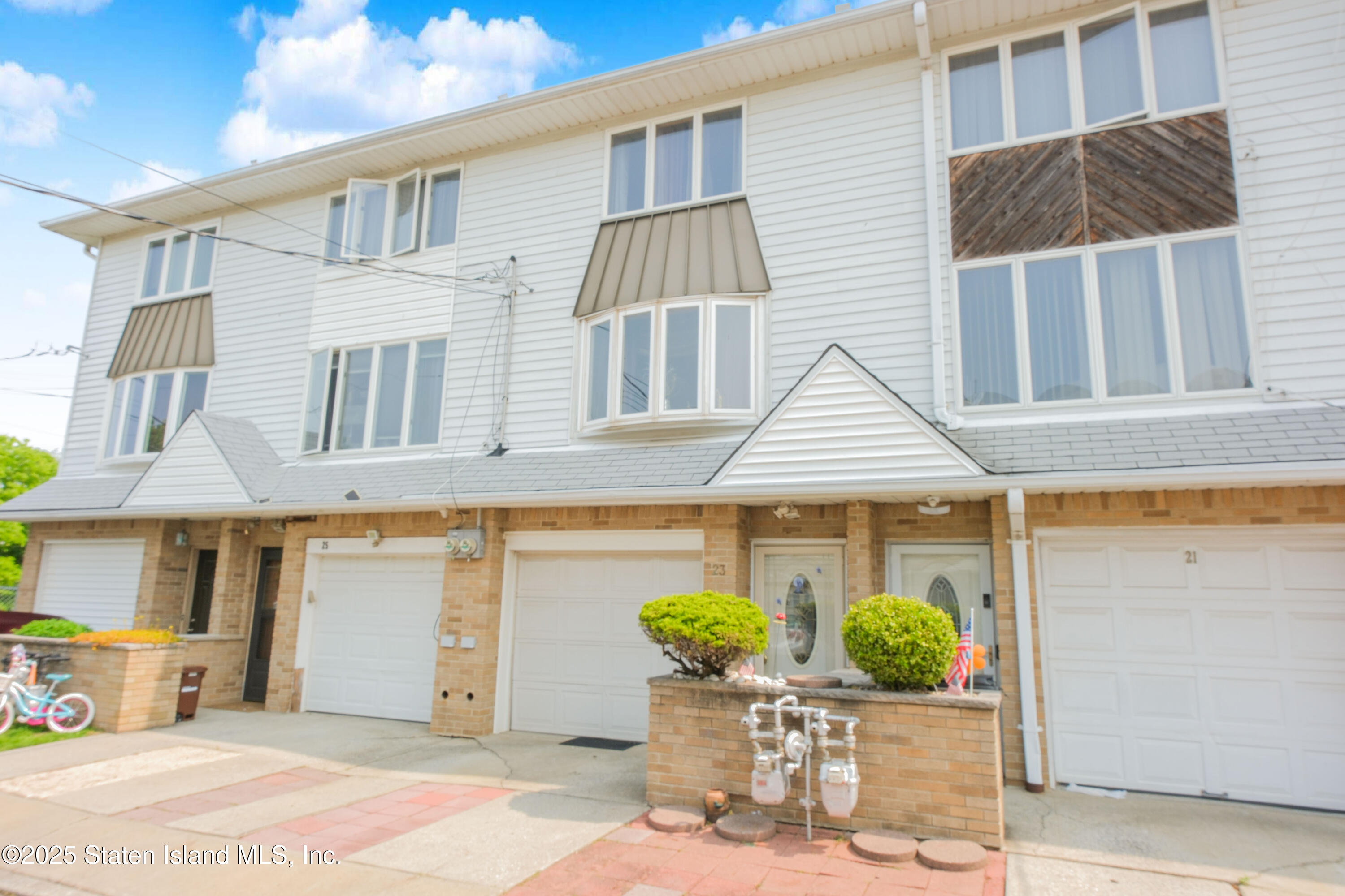 23 Peggy Lane, Staten Island, New York image 3