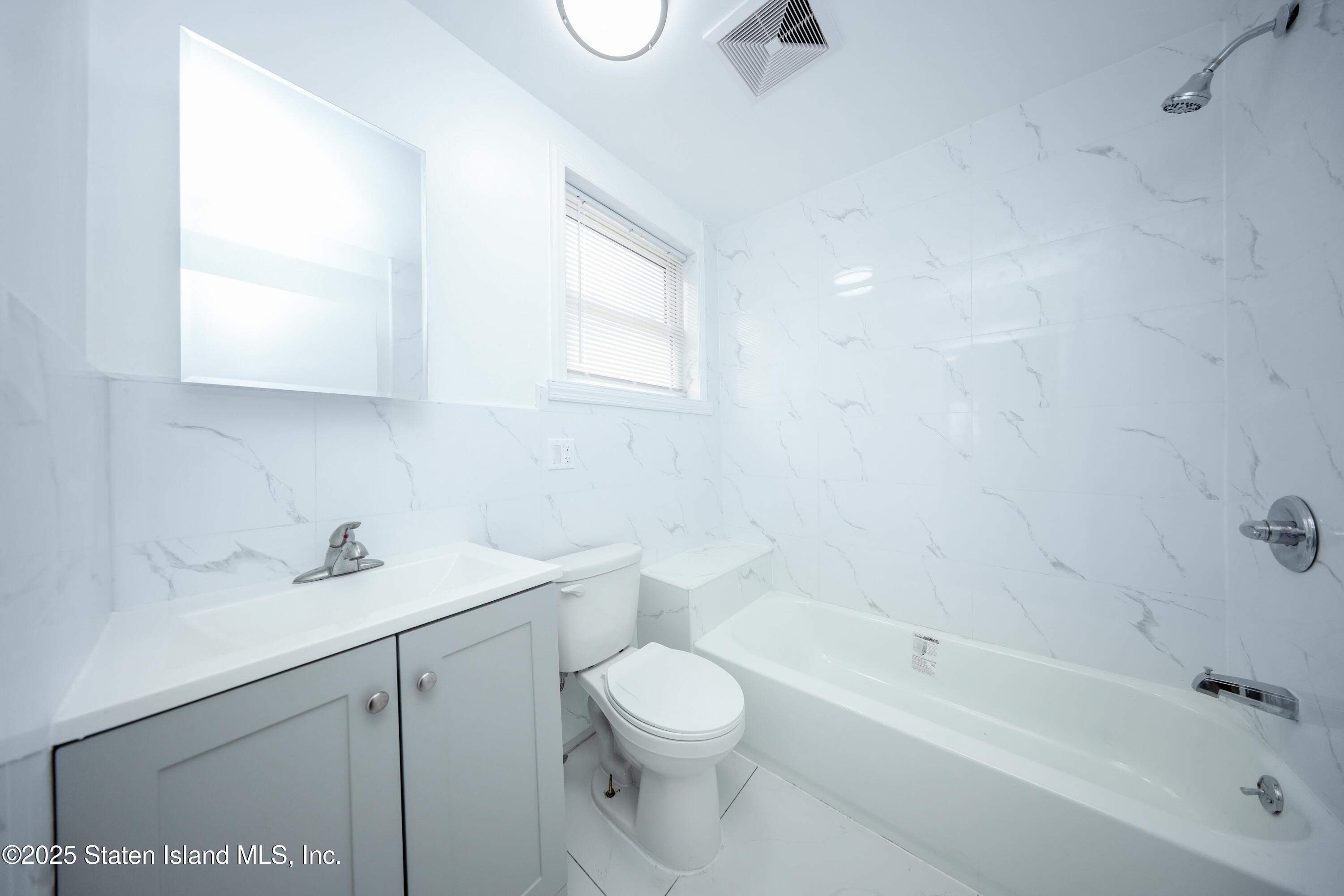 442 Tompkins Avenue, Staten Island, New York image 9