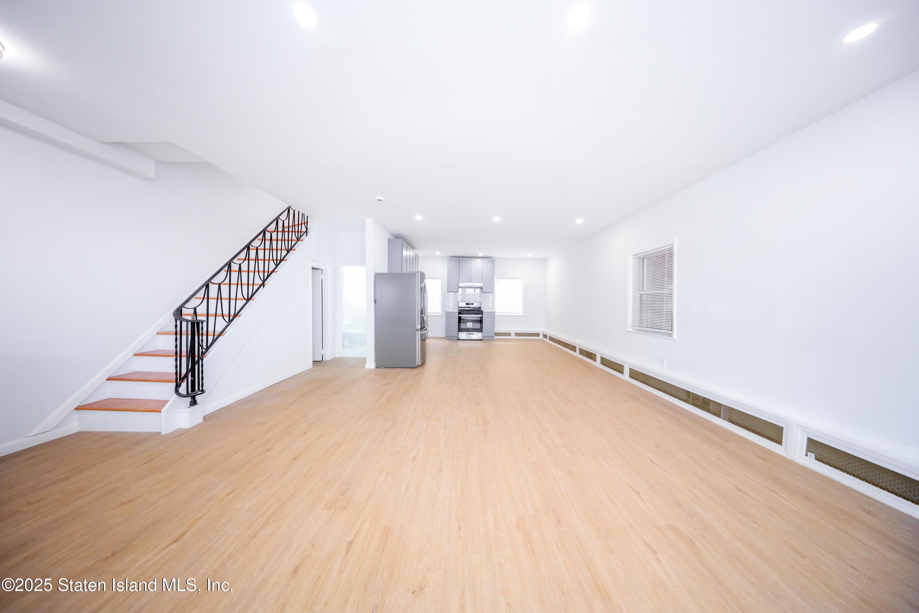 442 Tompkins Avenue, Staten Island, New York image 5
