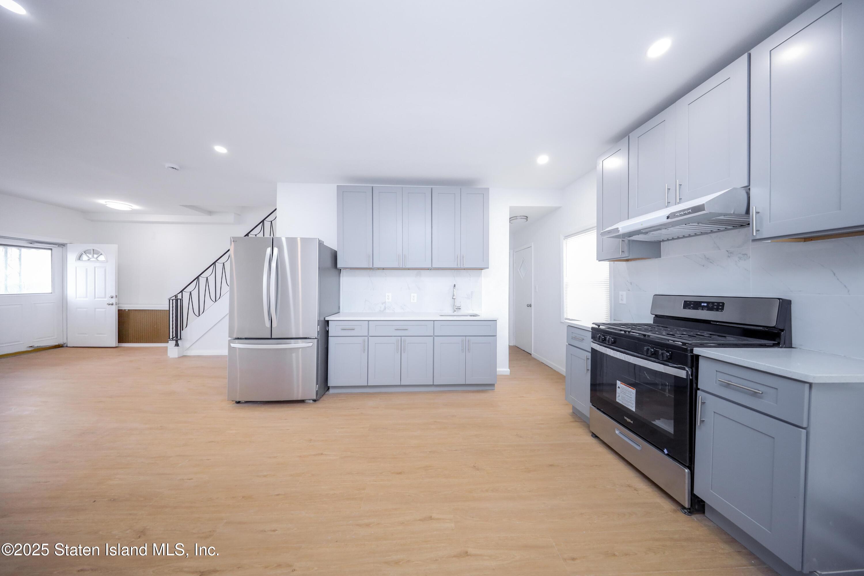 442 Tompkins Avenue, Staten Island, New York image 7