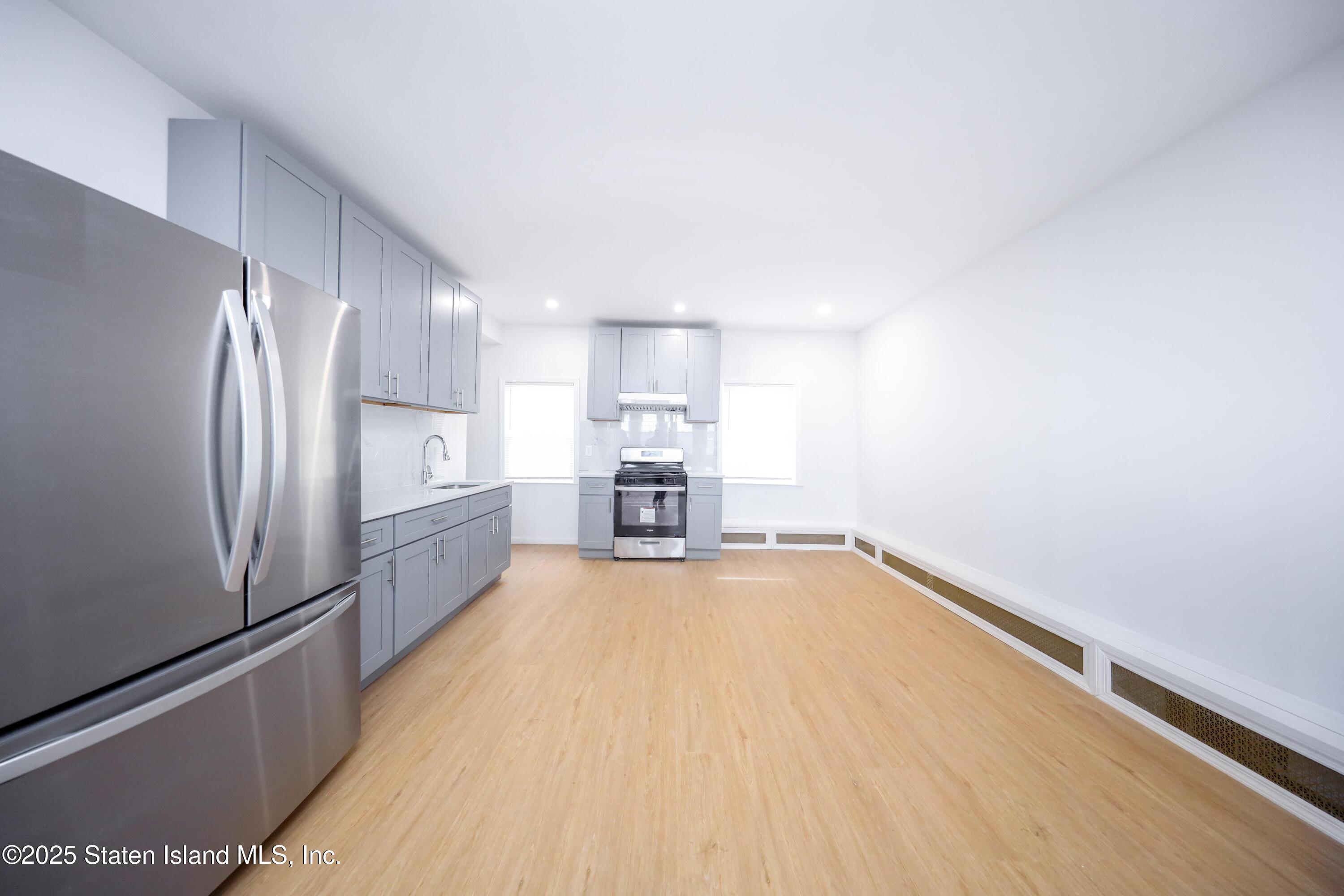 442 Tompkins Avenue, Staten Island, New York image 8