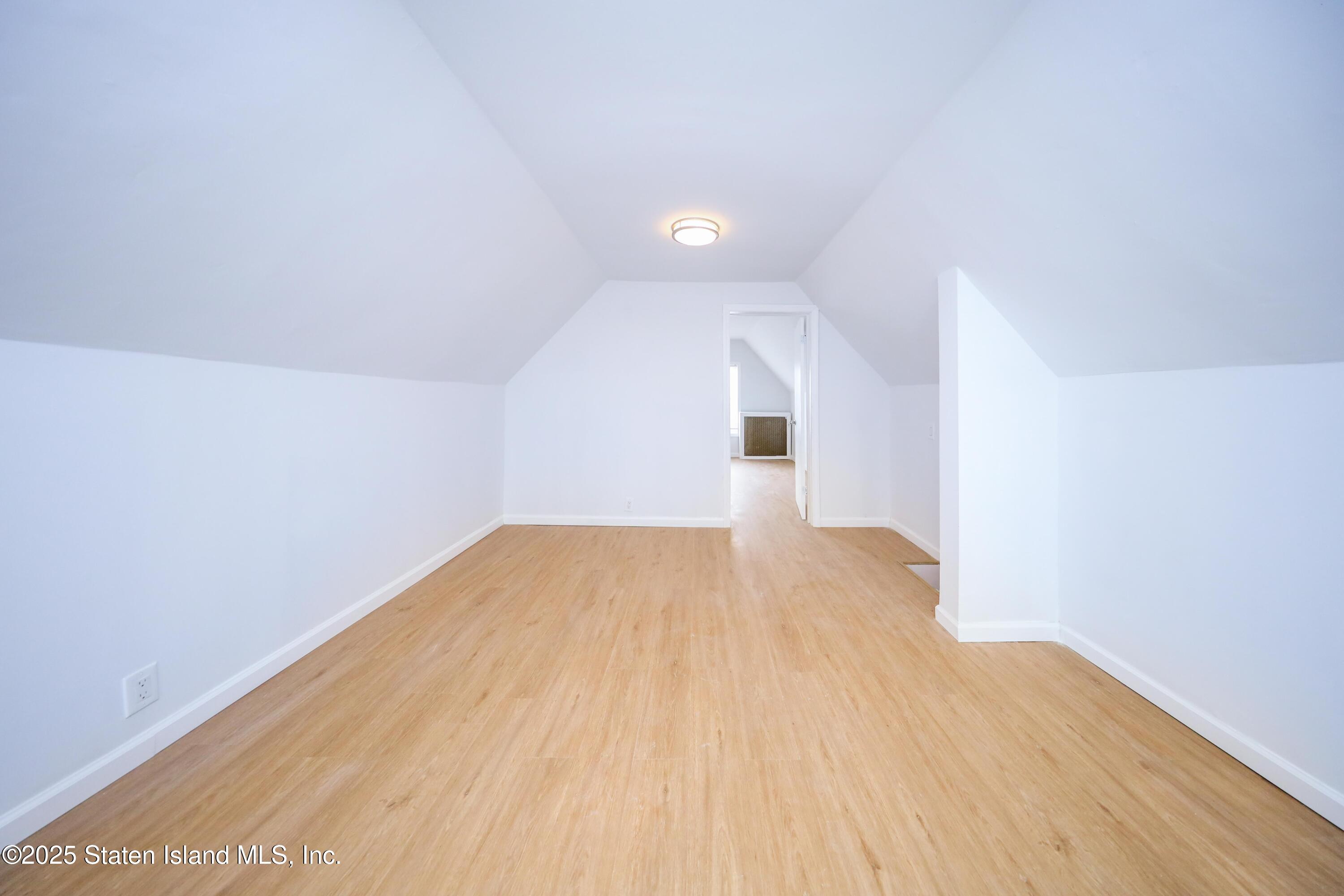 442 Tompkins Avenue, Staten Island, New York image 13