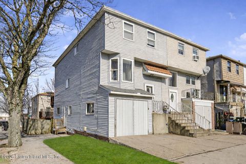 Photo of 3 Ebey Lane, Staten Island, NY 10312 (MLS # 2600838)