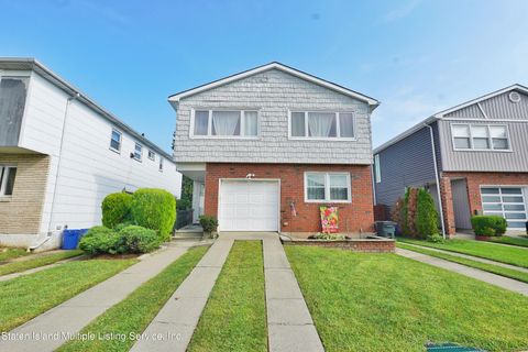 Photo of 23 Jaffe Street, Staten Island, NY 10314 (MLS # 1164468)