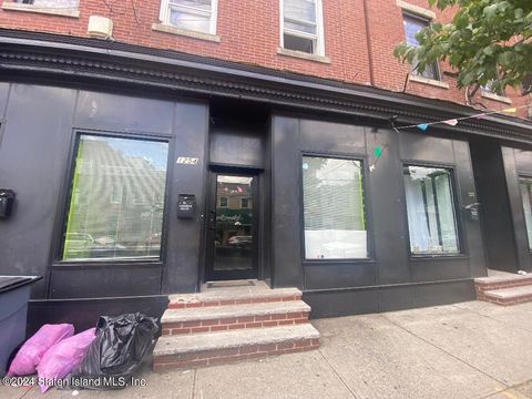 Photo of 1254 Bay Street, Staten Island, NY 10305 (MLS # 2403061)