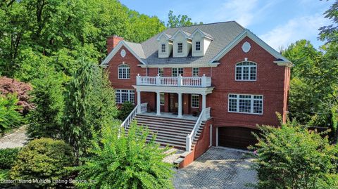 Photo of 99 Buttonwood Road, Staten Island, NY 10304 (MLS # 1163826)