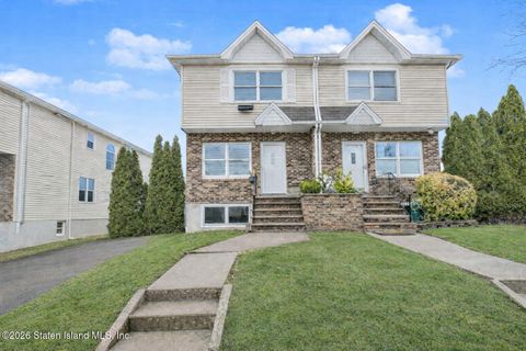 Photo of 250 Brighton Street, Staten Island, NY 10307 (MLS # 2600966)