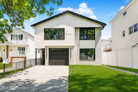 Photo of 337 Pompey Avenue, Staten Island, NY 10312 (MLS # 2602579)