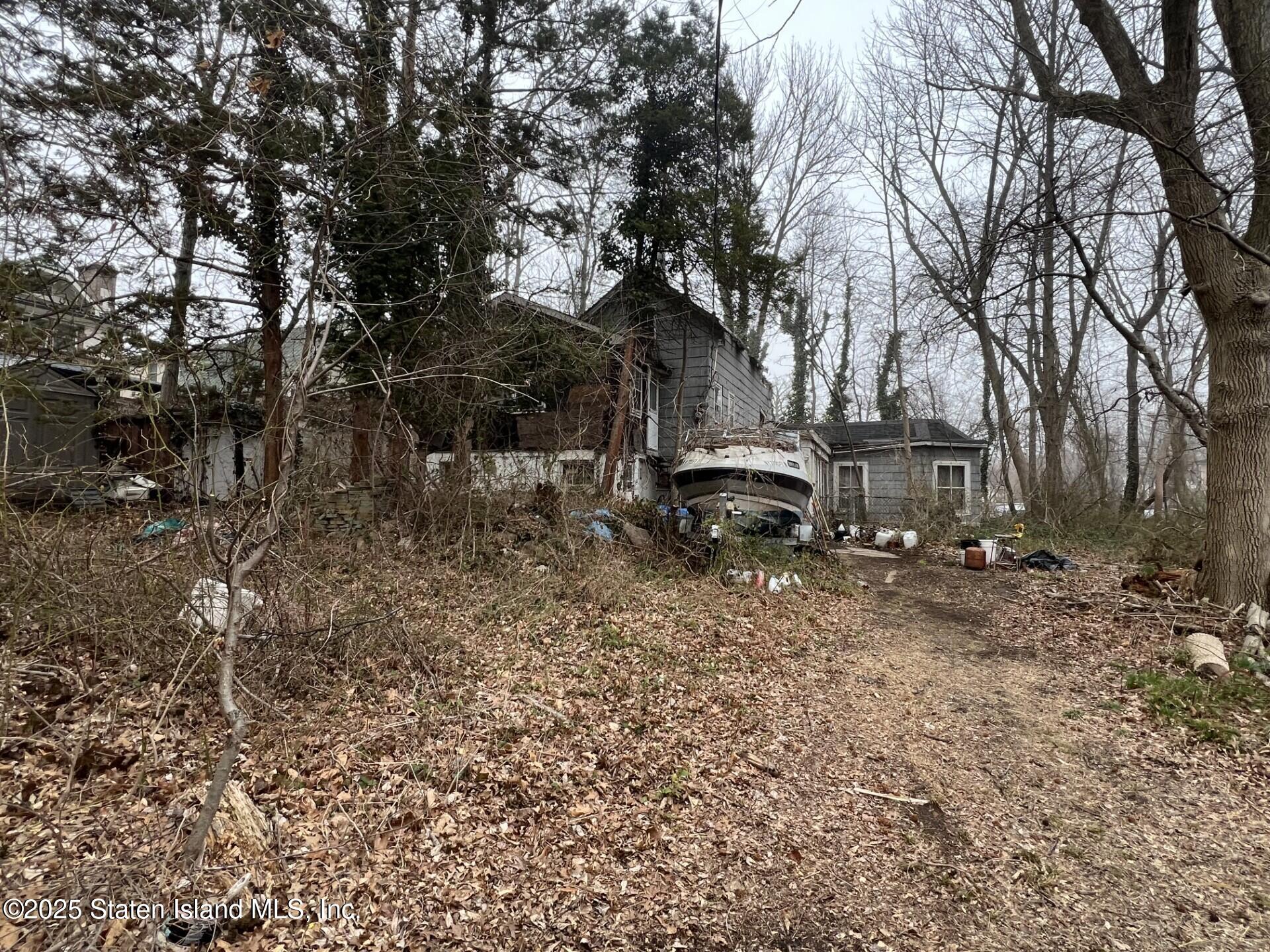83 Maguire Avenue, Staten Island, New York image 2